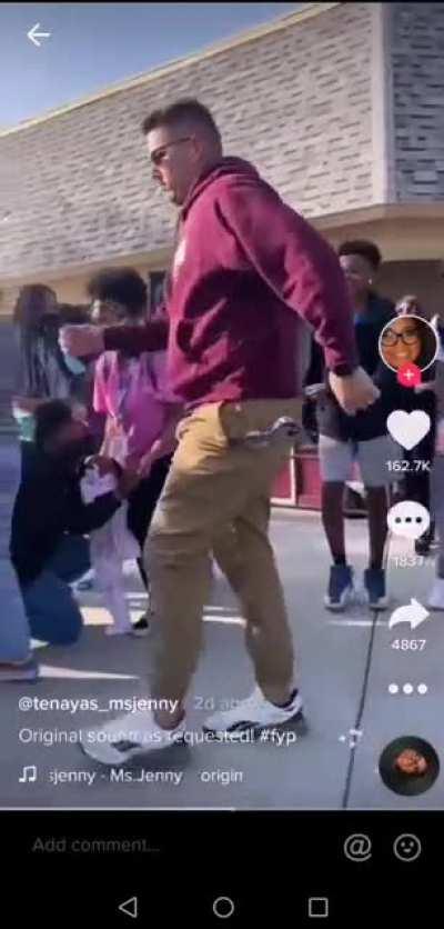 Chad teacher showing students how it's done