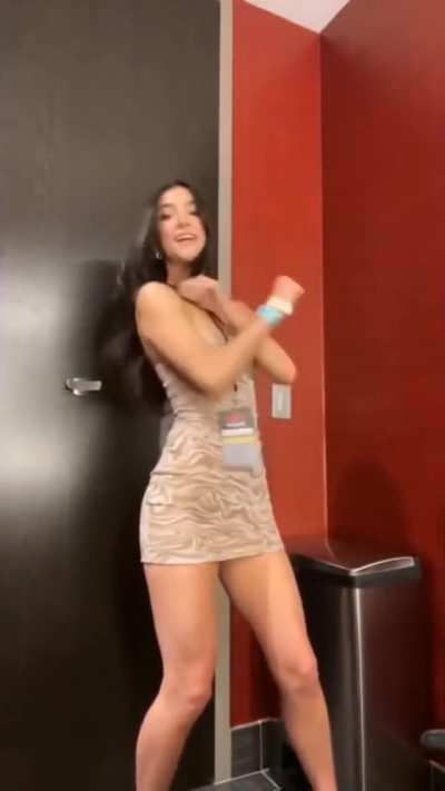 Those Hottest Legs.....🥵🥵💦