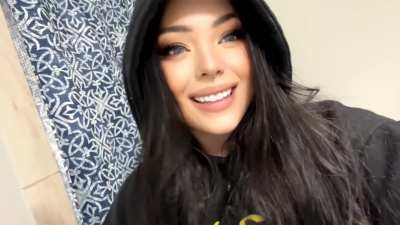 Post gym titty reveal 