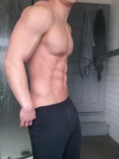 Just a quick snippit of something I was gonna post on OF later but here's the SFW part of the vid 😋