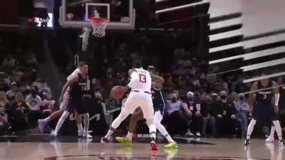 [Highlight] Paul George stares down the crowd after a nasty dunk on Powell