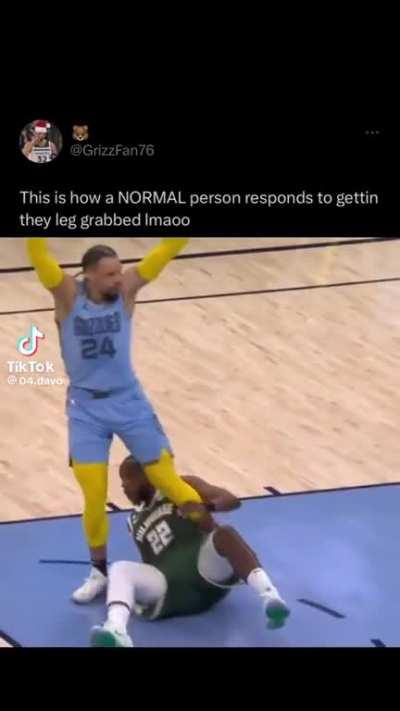 Draymond green gonna fume at this clip