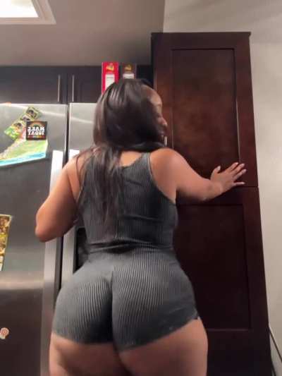 That real no GMO cake wobble 🍰🍫