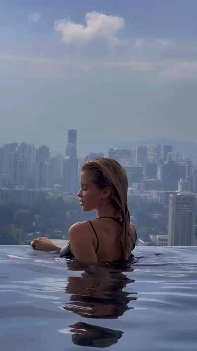 Alla Bruletova (pool beauty) 