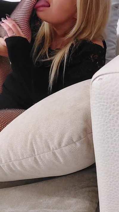 This makes me way to horny 🥵 