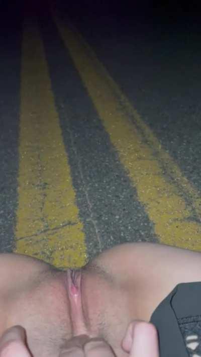 Imagine driving up on me fingering my pussy (f)