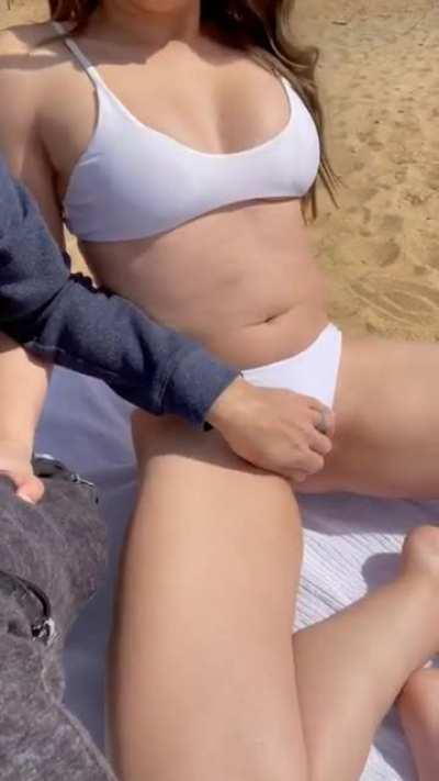 When there’s people walking down the beach and your man says he won’t stop until you cum 🙊 [gif] [u/GelatoSunrise]