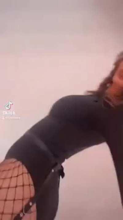 Cassie Lee is UNLEASHED