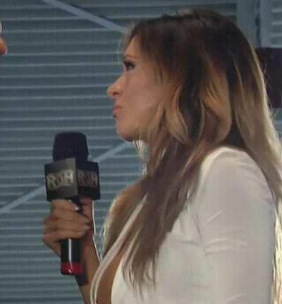 Scarlett Bordeaux nip slip?! 🔥