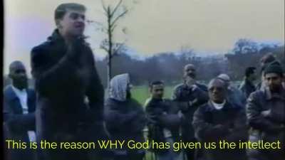 Classic Dawah being done in Speakers Corner (London, England) in the 1990s