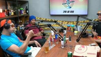 SILÊNCIO, MACACO ESTÁ A INTERAGIR 🤫