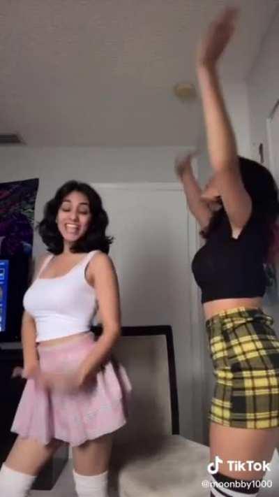 Breastie Besties 🍒🍒