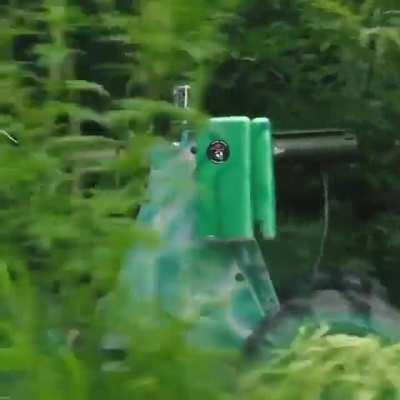 Ukrainian MacGyver's have been busy again. Remote controlled anti-tank weapon.