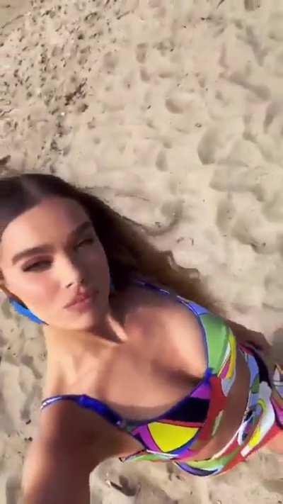Hailee Steinfeld