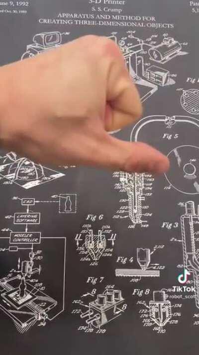 hombre con un chip adentro