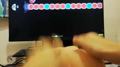 Playing taiko with my new tatacon