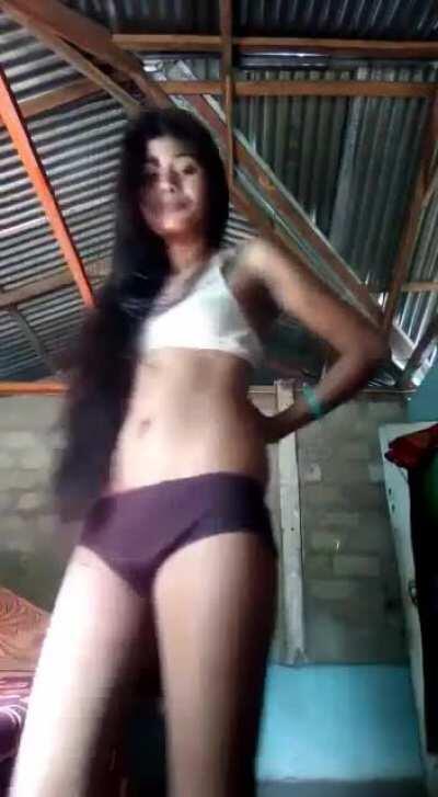 Desi 😘Cutest Gf Completing her 💥Angry Bfs Demand😳 🥵