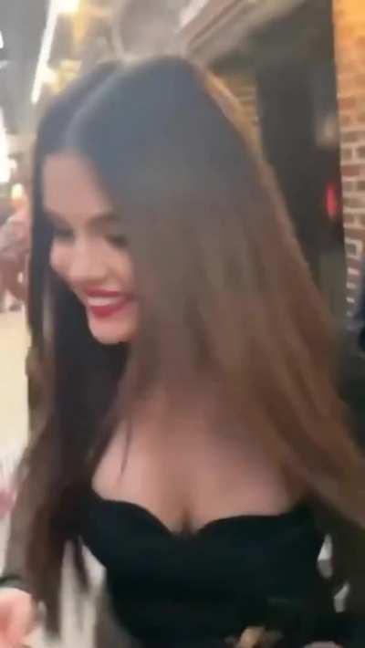 Selena Gomez is insanely hot