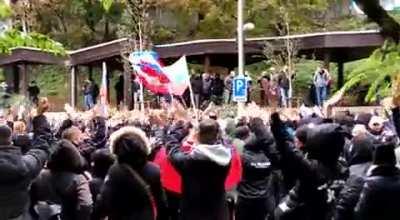 Dnes v Bratislave (NSFW)