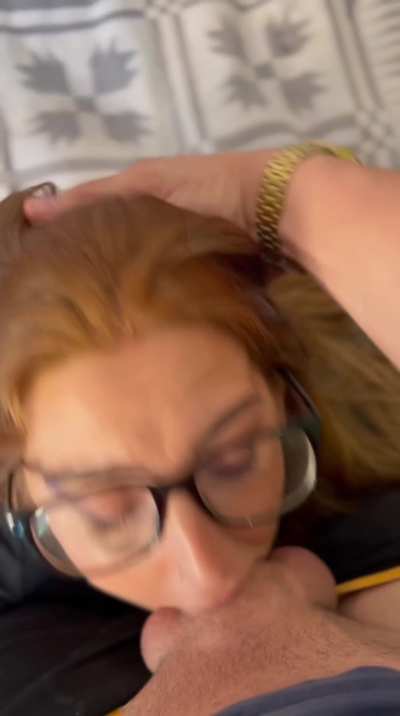 There’s OVER 200 full length videos on my OF feed right now! (Yes, on the feed! NOT PPV) oh and don’t forget to say hi ☺️ my DMs are wide open over there! 😘