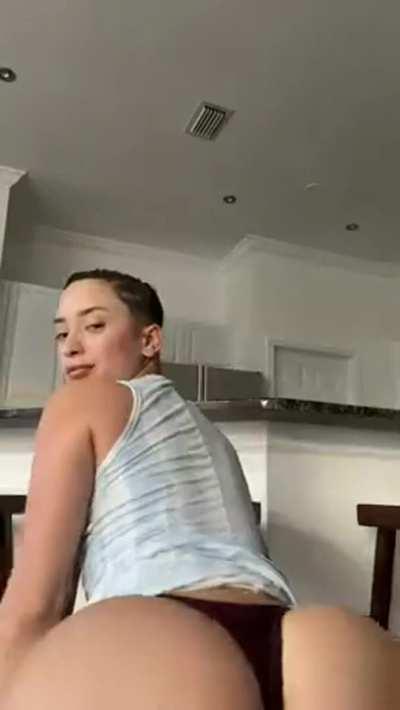 Huge melons 💦🔥🔥 Get her links in comments 👇🏻🔥