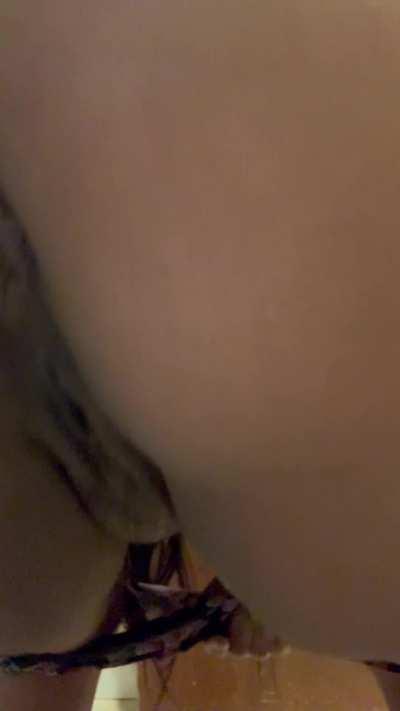 Hey can you watch me shit and wipe