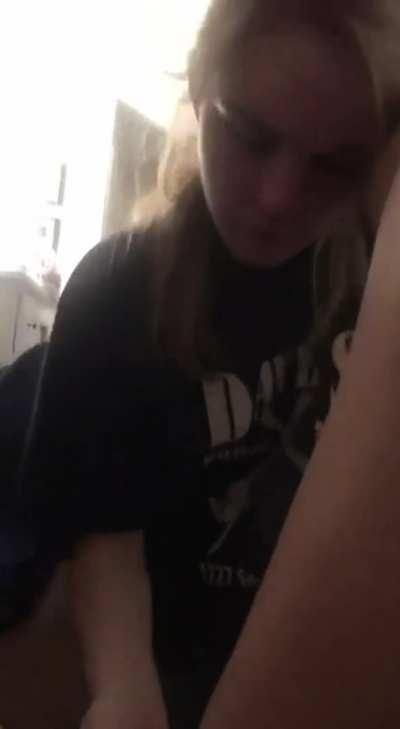 This girl takes her fingering seriously