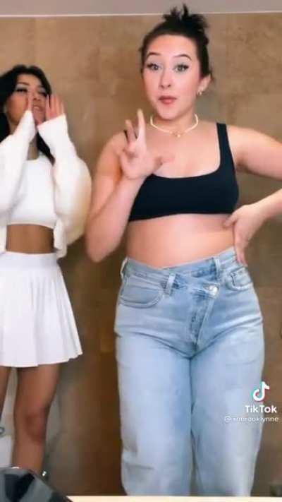 Look at that ass 🍑