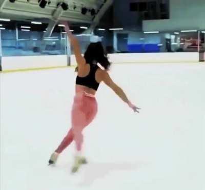 Закружилась