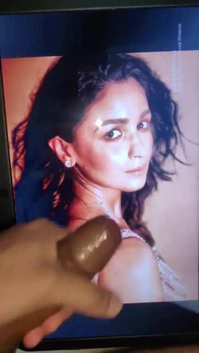 Sexy bitch Alia Bhatt new cum tribute 🤤🤤