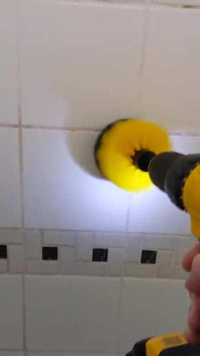 Big brain shower cleaner