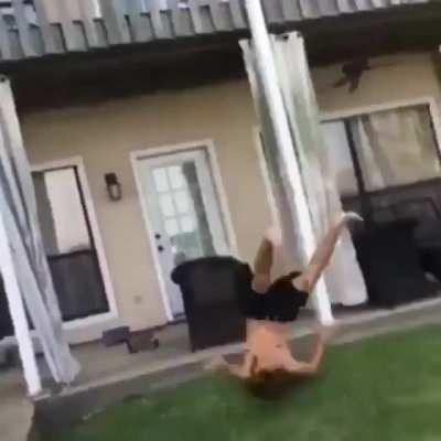 How To Make A Girl Laugh In 3, 2, 1.