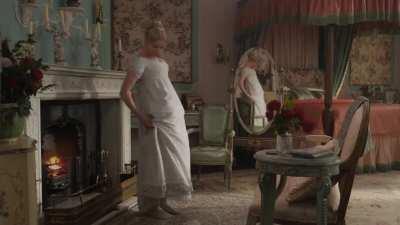 Anya lifts her dress in 'Emma'