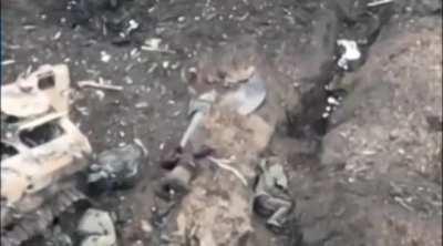 2ï¸â£Russian soldier shoots himself in the head. Bakhmut.
â