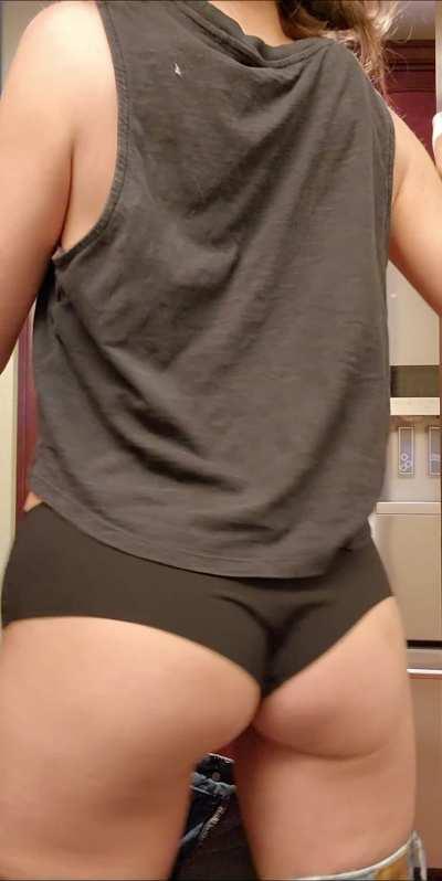 Hope you don't mind a flirty video from your milf neighbor.