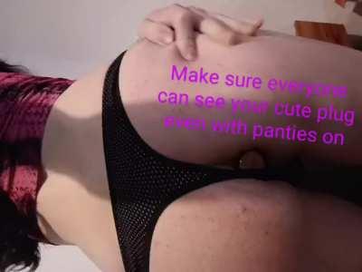 I love the look of a plugged ass😍