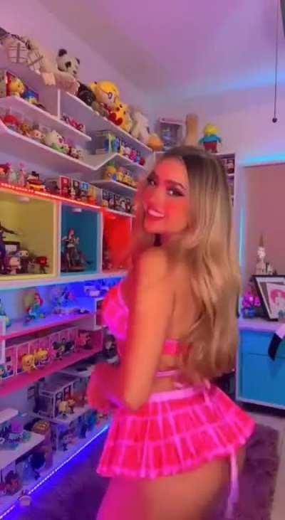 Imaginense las fotos y videos que hubiera publicado en Mi Priv si aún lo tuviera. Como le brican esas nalgas