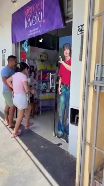 Não é que é ele mesmo