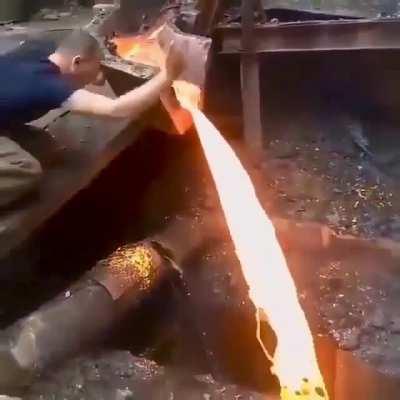 Leidenfrost Effect in action.