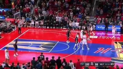 [Highlight] Fred VanVleet hits the 3 from the logo to take the late game lead