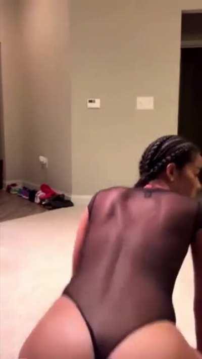 The only twerker worth busting a nut to 🤤