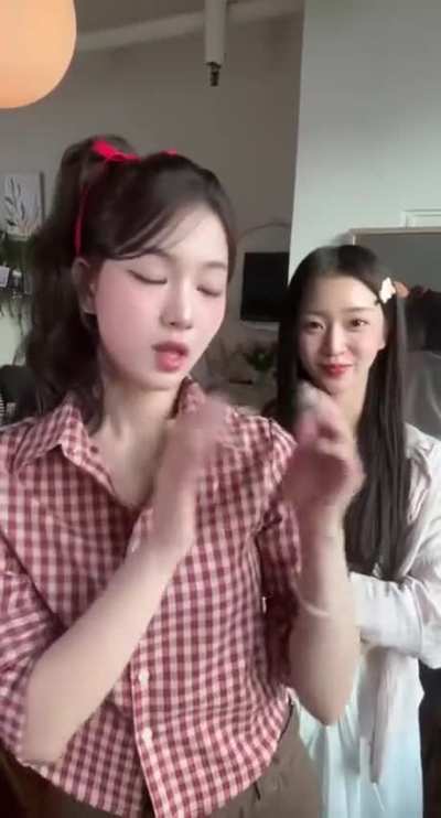 250901 Isa (w/ Sumin) - STAYC TikTok Update