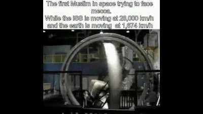 Do they pray 5 times per earth day or ISS day?