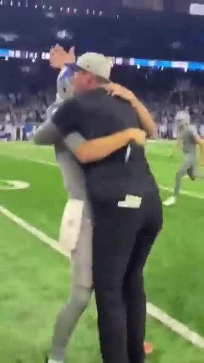 [Highlight] Campbell and Goff celebrate after getting their first win of the season