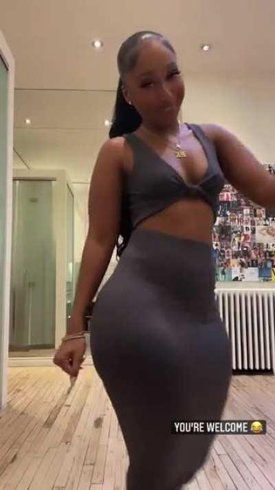 She know she love the attention 😈