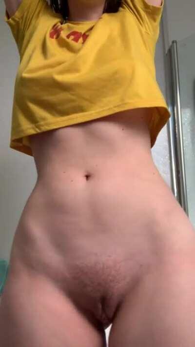 Can my curvy body hip-notise you?