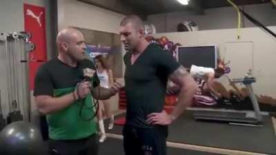 Невнимательный на заднем плане