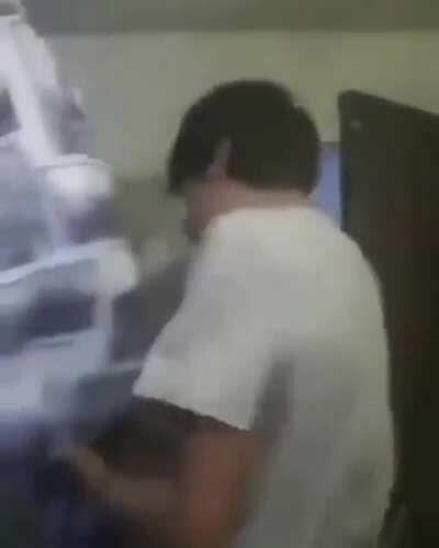 Alakasiz bilgi win 10da ctrl alta basarken yon tuslarina basarsaniz ekran döner ve yan ters videolarda kafanizi dondurmek zorunda kalmazsiniz