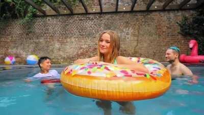 Julia´s Part im Video: 