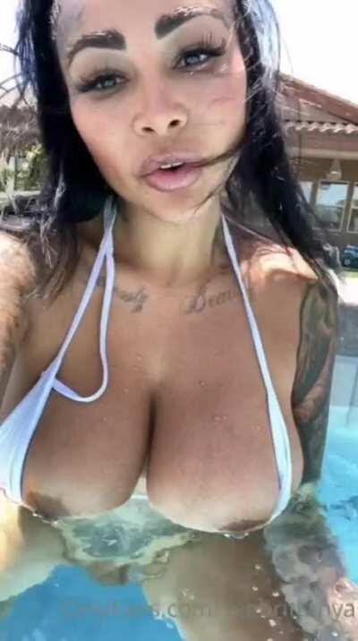 😈TATTOOED GIRL WITH BIG BUTT AND BIG TITS LINK IN COMMENT  